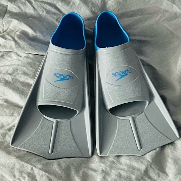 Adult Unisex Speedo Short Blade Training Fins- Size 6-7 - Picture 2 of 6